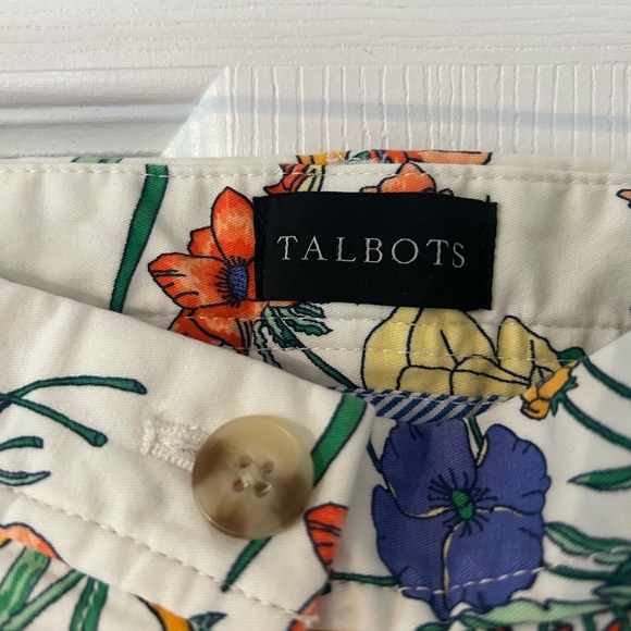 Talbots floral shorts, size 10p - Picture 3 of 4